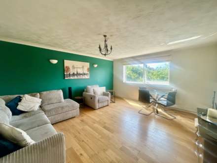 Brook Court, Radlett, Image 6