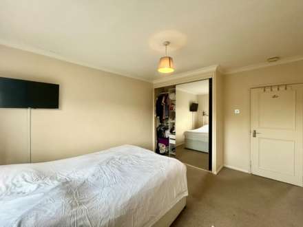 Brook Court, Radlett, Image 7