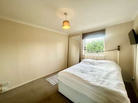 Brook Court, Radlett, Image 8