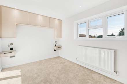Kenilworth Drive, Borehamwood, Image 7