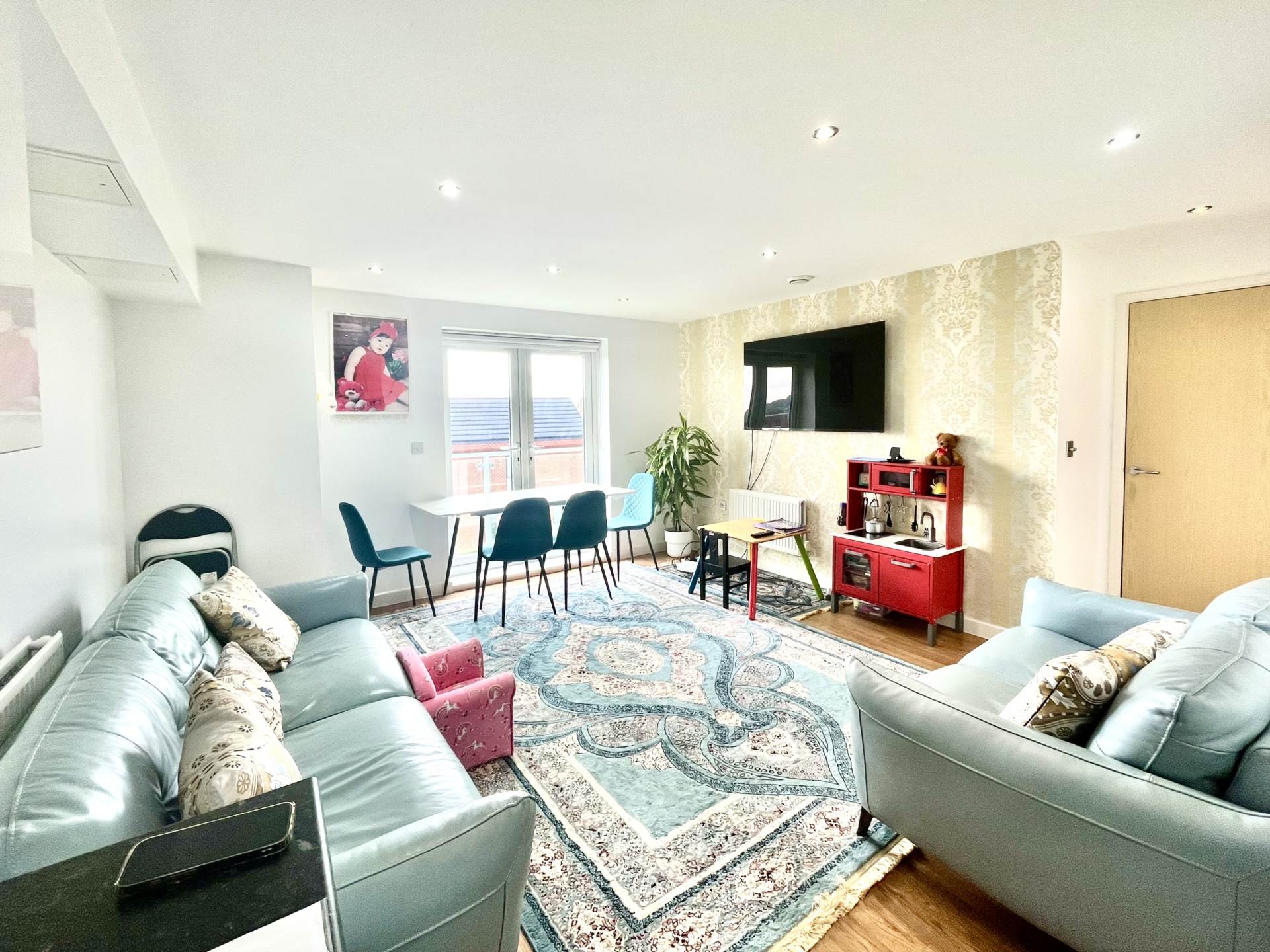 Todd Close, Borehamwood, Image 2