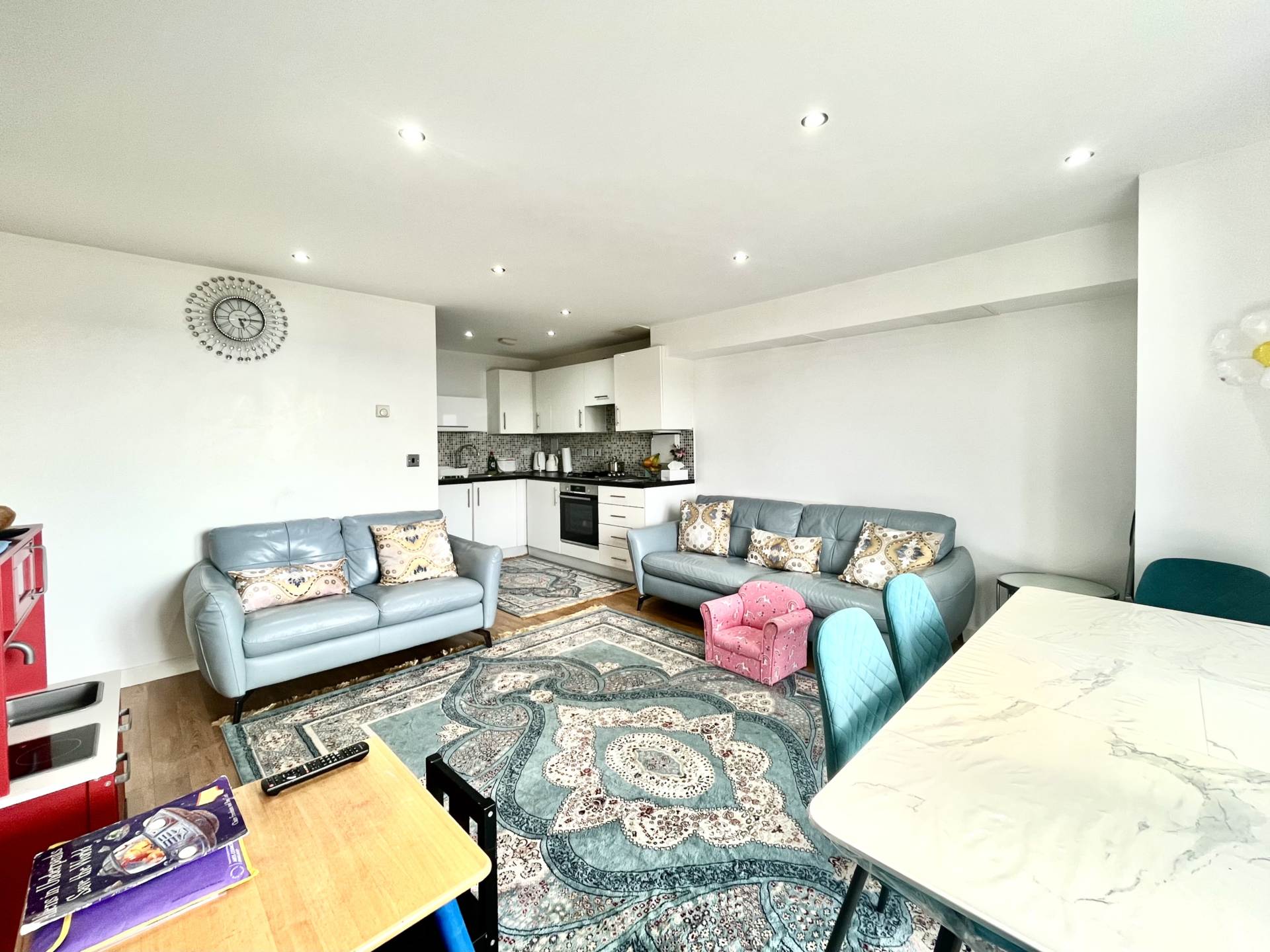 Todd Close, Borehamwood, Image 3