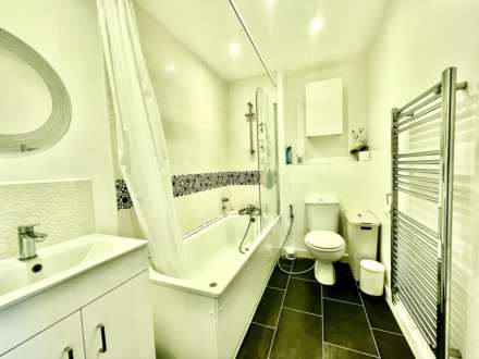 Todd Close, Borehamwood, Image 10