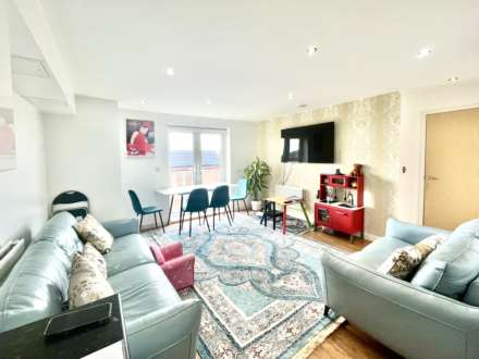 Todd Close, Borehamwood, Image 2