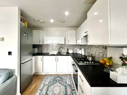 Todd Close, Borehamwood, Image 5