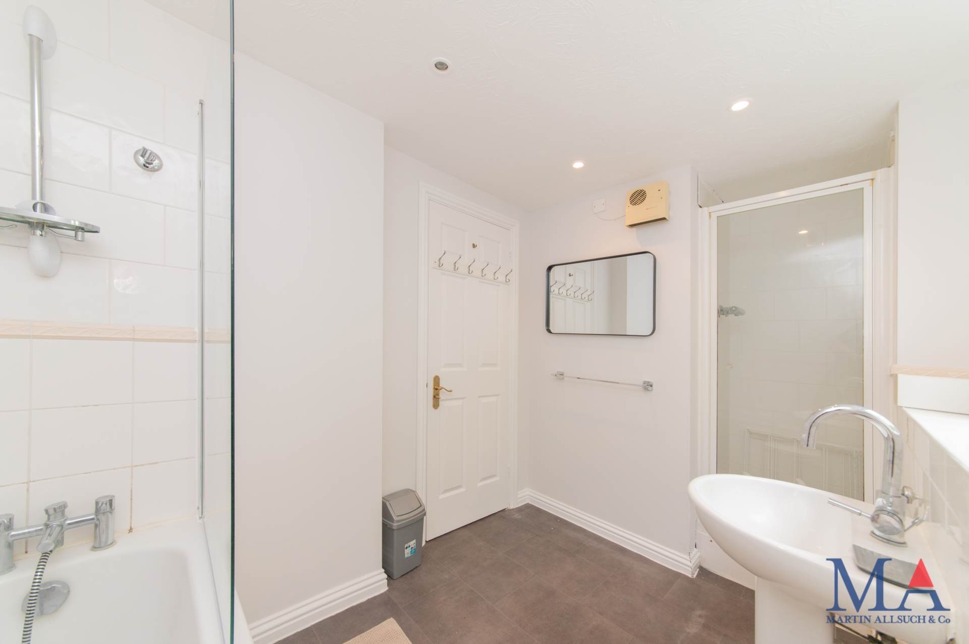 Corfe Close, Borehamwood, Image 16