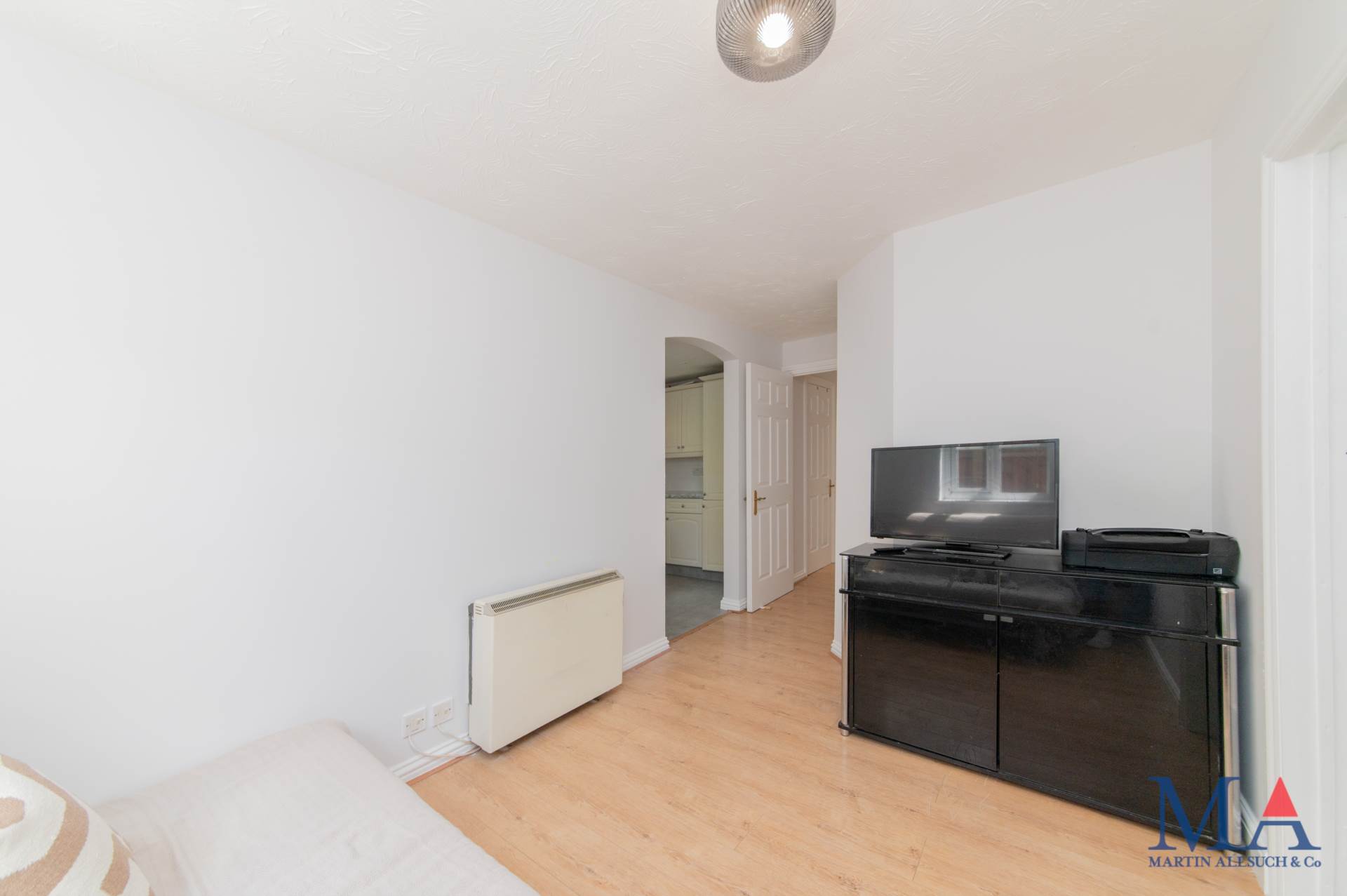 Corfe Close, Borehamwood, Image 3