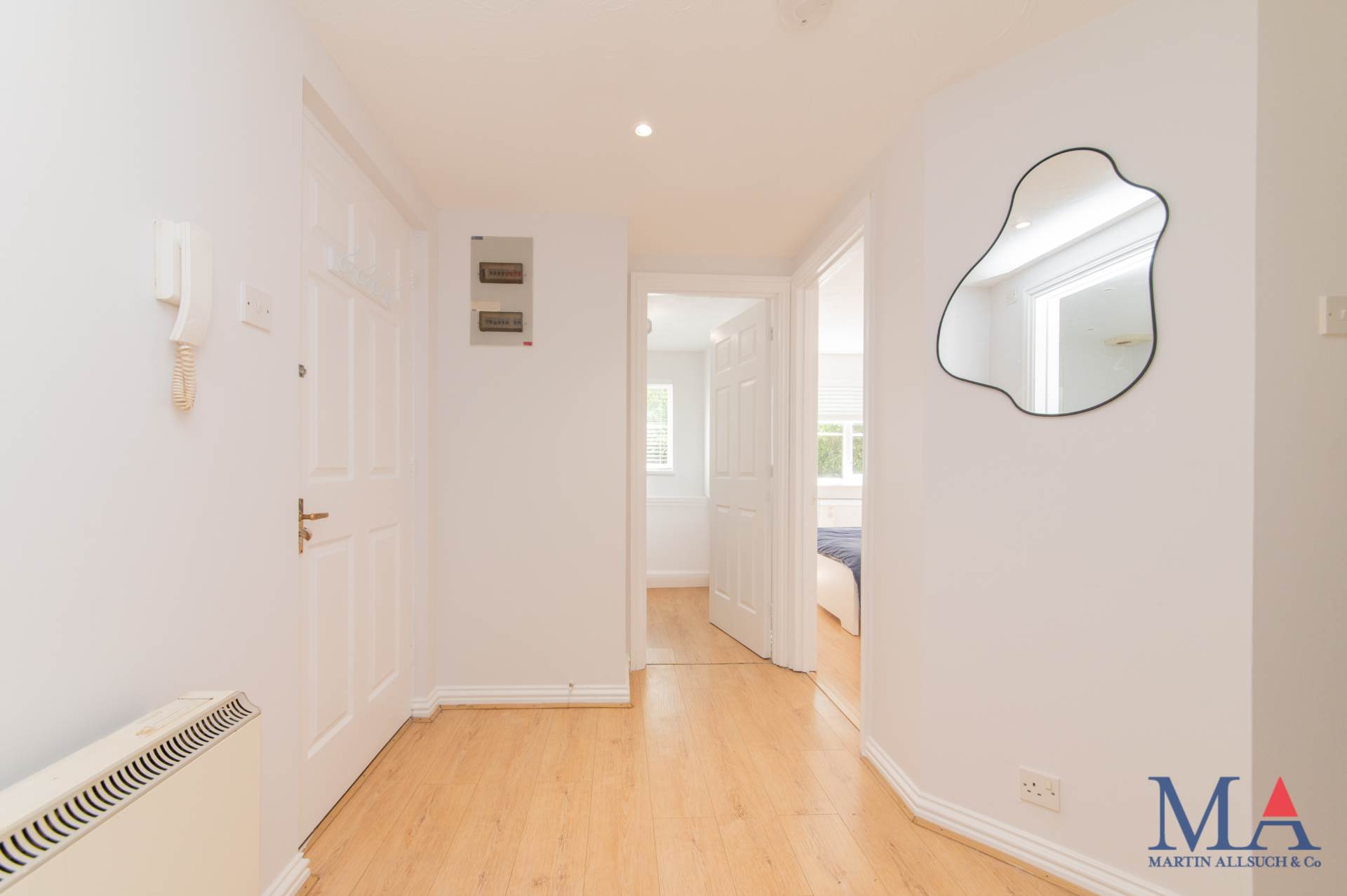 Corfe Close, Borehamwood, Image 7