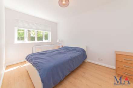 Corfe Close, Borehamwood, Image 12