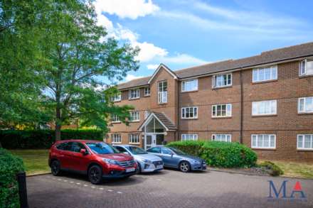 Corfe Close, Borehamwood, Image 17