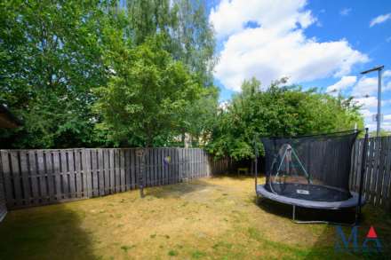 Corfe Close, Borehamwood, Image 18