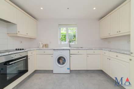 Corfe Close, Borehamwood, Image 5