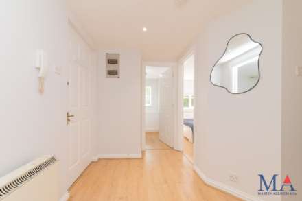 Corfe Close, Borehamwood, Image 7