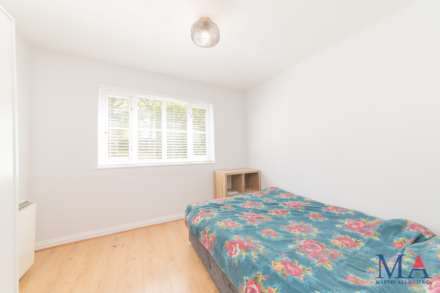 Corfe Close, Borehamwood, Image 8
