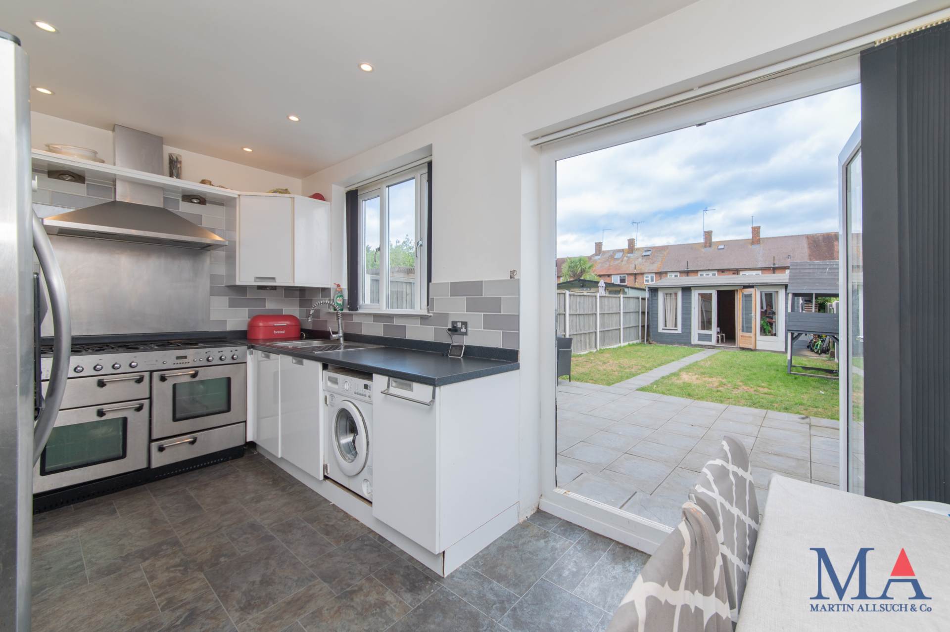 Theobald Street, Borehamwood, Image 11