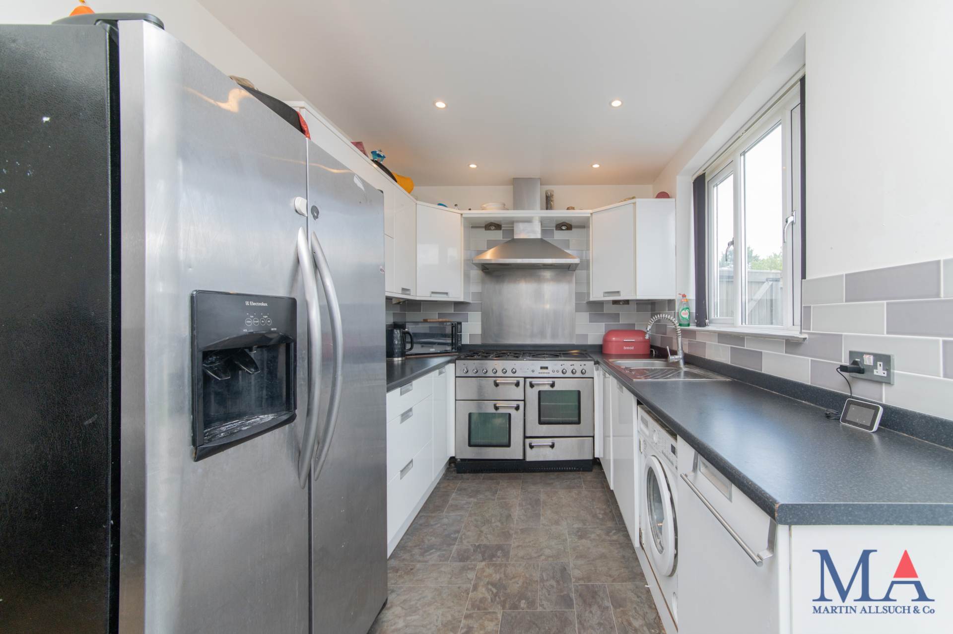 Theobald Street, Borehamwood, Image 9