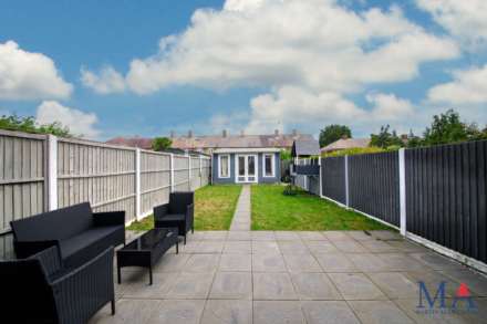 Theobald Street, Borehamwood, Image 12