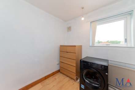 Theobald Street, Borehamwood, Image 17