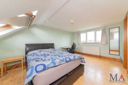 Theobald Street, Borehamwood, Image 19