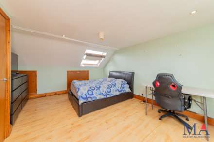 Theobald Street, Borehamwood, Image 20