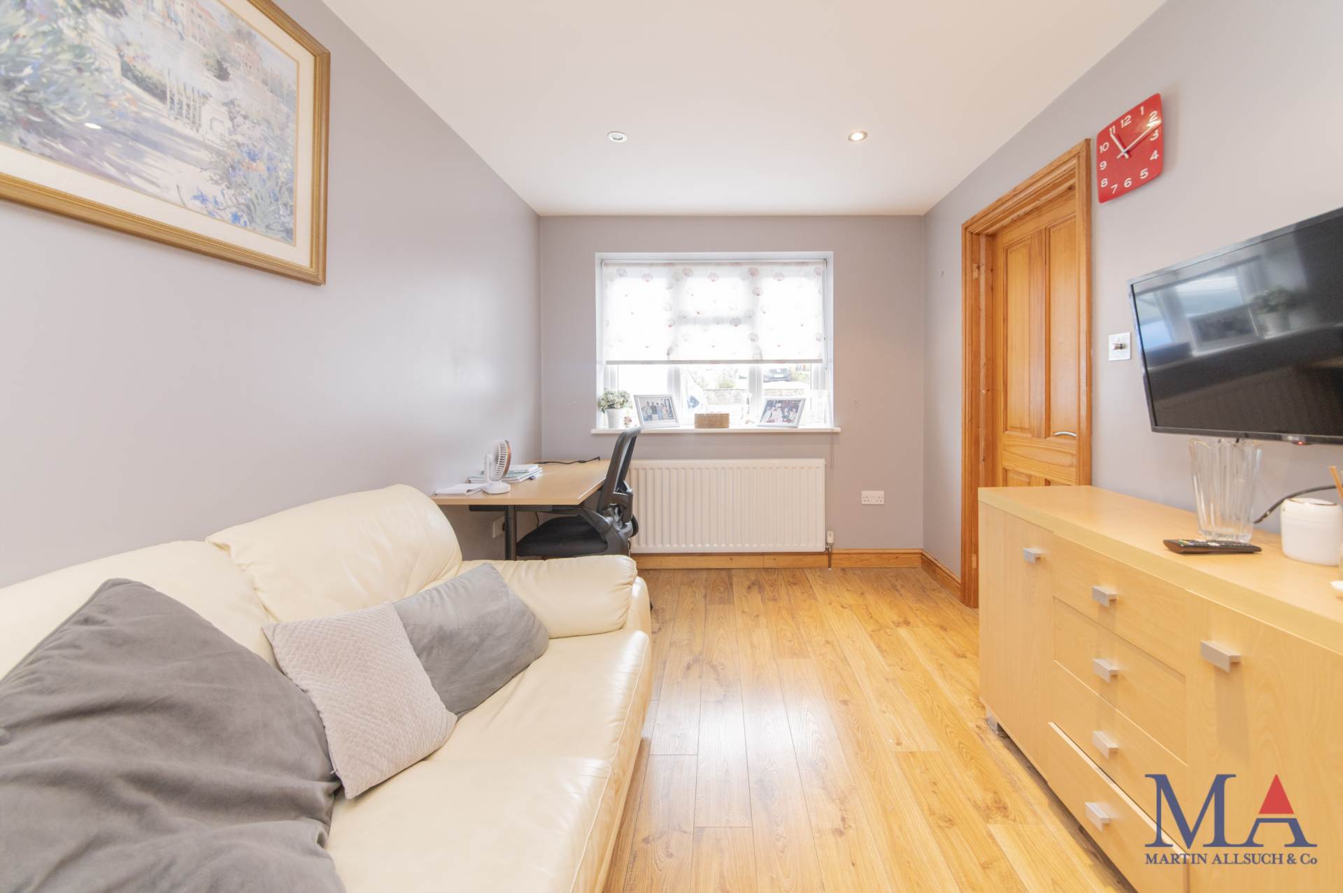 Lullington Garth, Borehamwood, Image 11