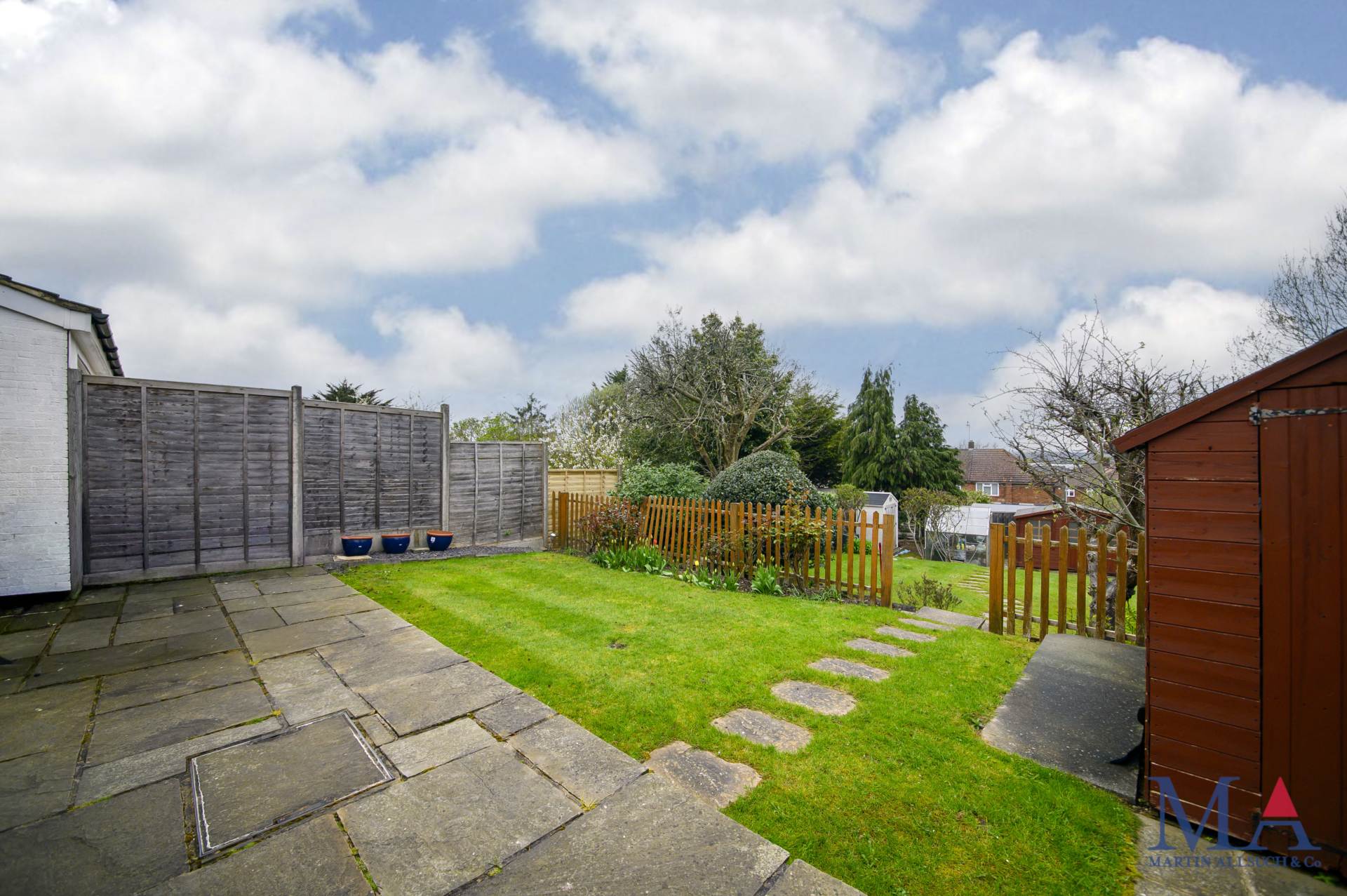 Lullington Garth, Borehamwood, Image 20