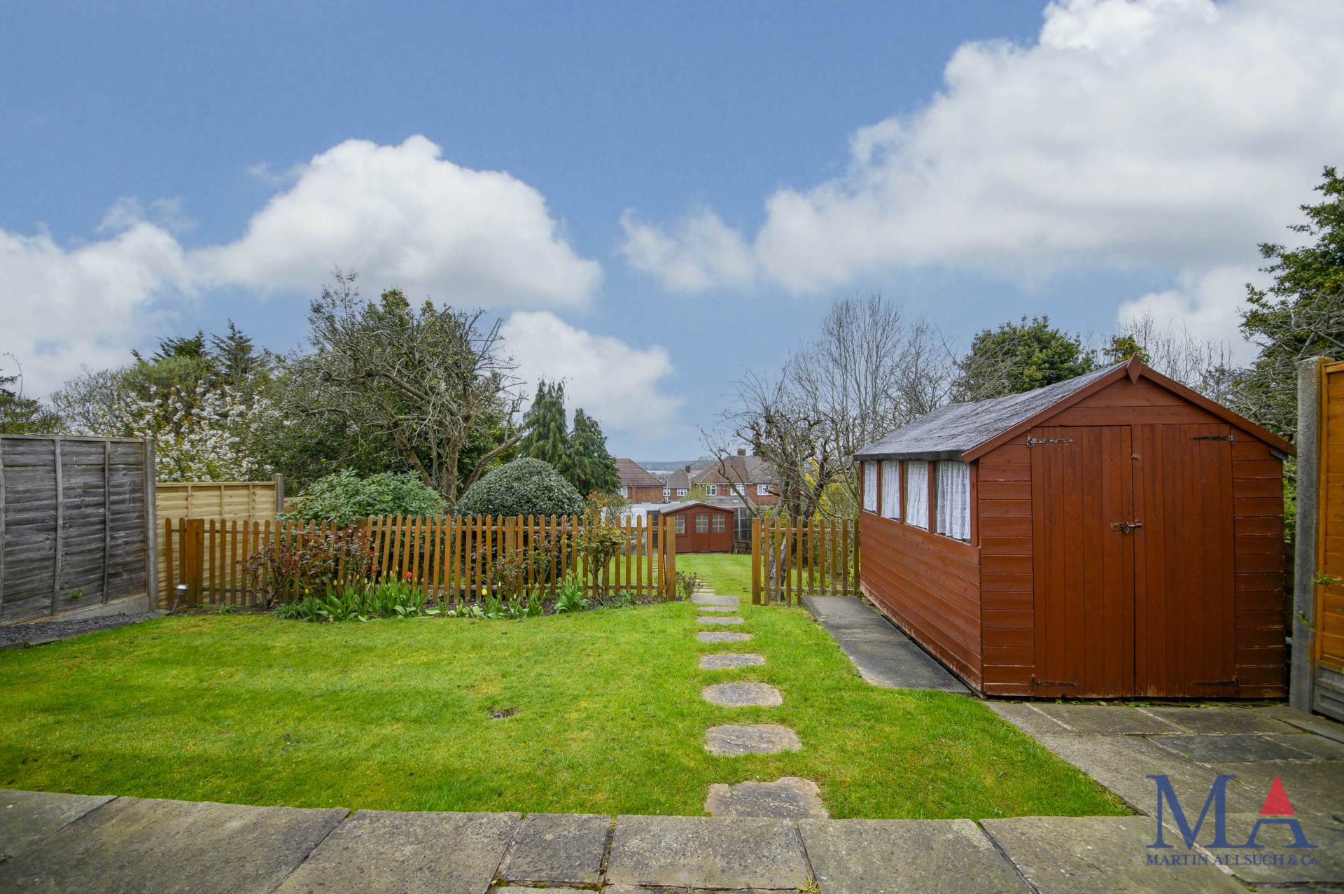 Lullington Garth, Borehamwood, Image 21