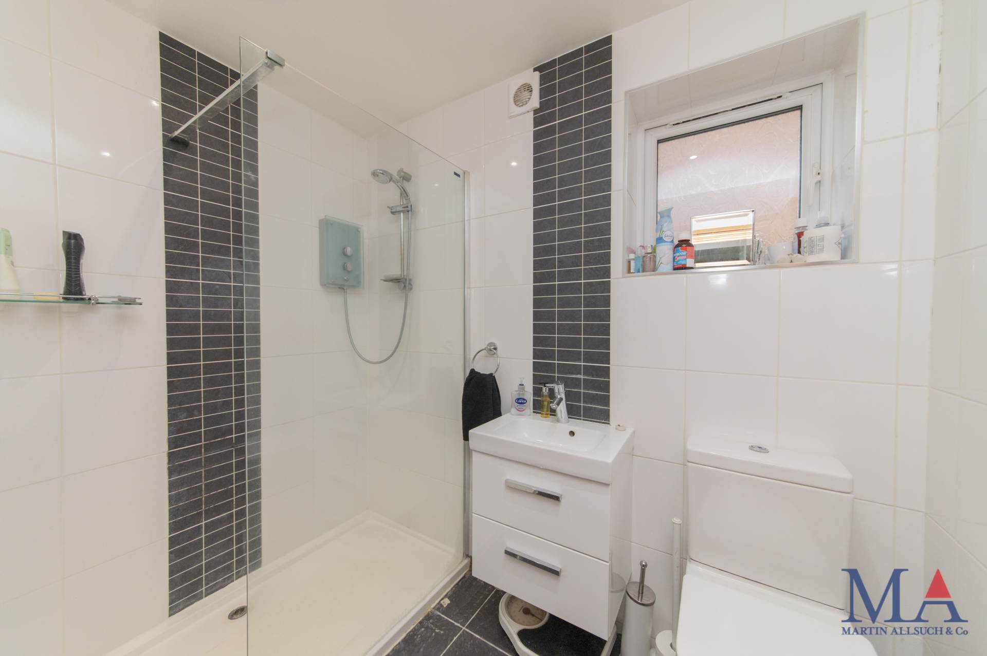 Lullington Garth, Borehamwood, Image 22