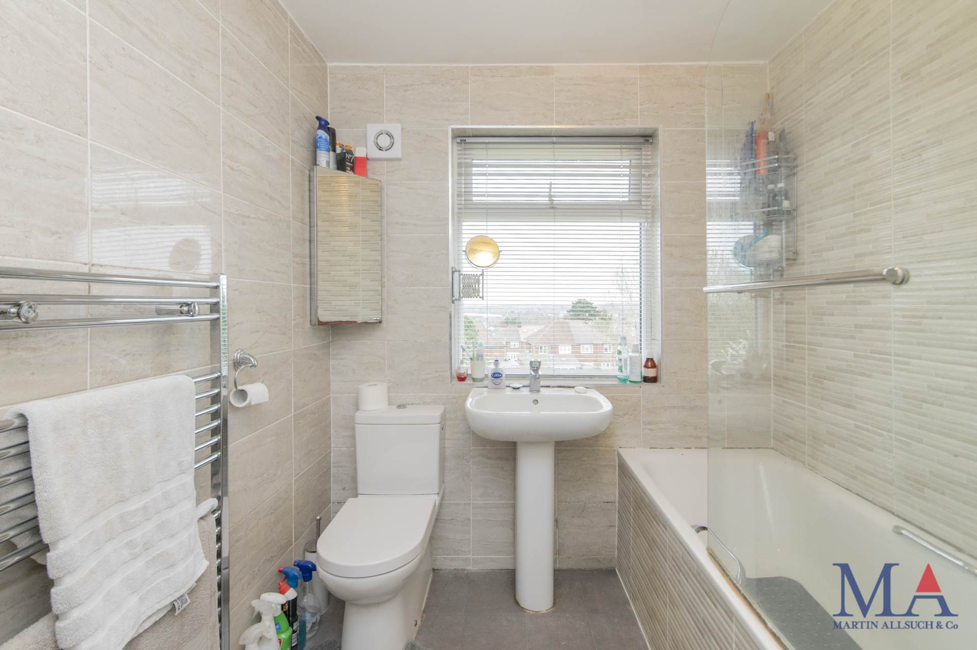 Lullington Garth, Borehamwood, Image 24