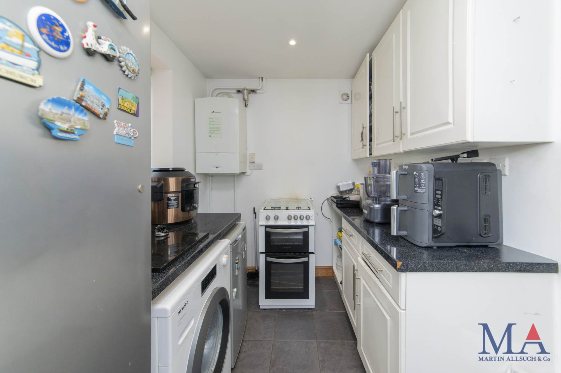 Lullington Garth, Borehamwood, Image 9