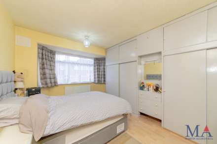 Lullington Garth, Borehamwood, Image 14