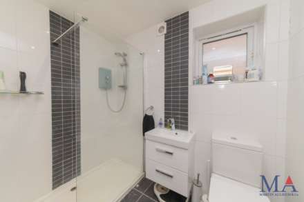 Lullington Garth, Borehamwood, Image 22