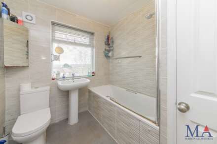 Lullington Garth, Borehamwood, Image 23