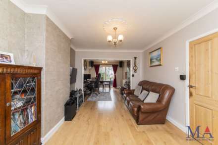 Lullington Garth, Borehamwood, Image 3