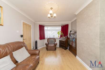 Lullington Garth, Borehamwood, Image 4