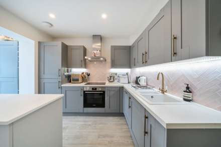 Heath Way, Radlett, Image 12