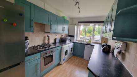 Cedar Close, Hertfordshire, Image 8