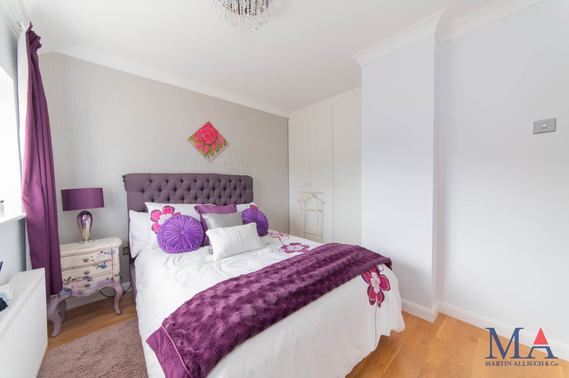 Stevenage Crescent, Borehamwood, Image 12