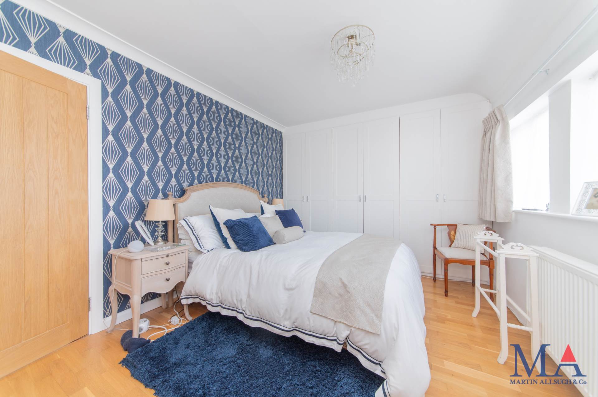 Stevenage Crescent, Borehamwood, Image 14