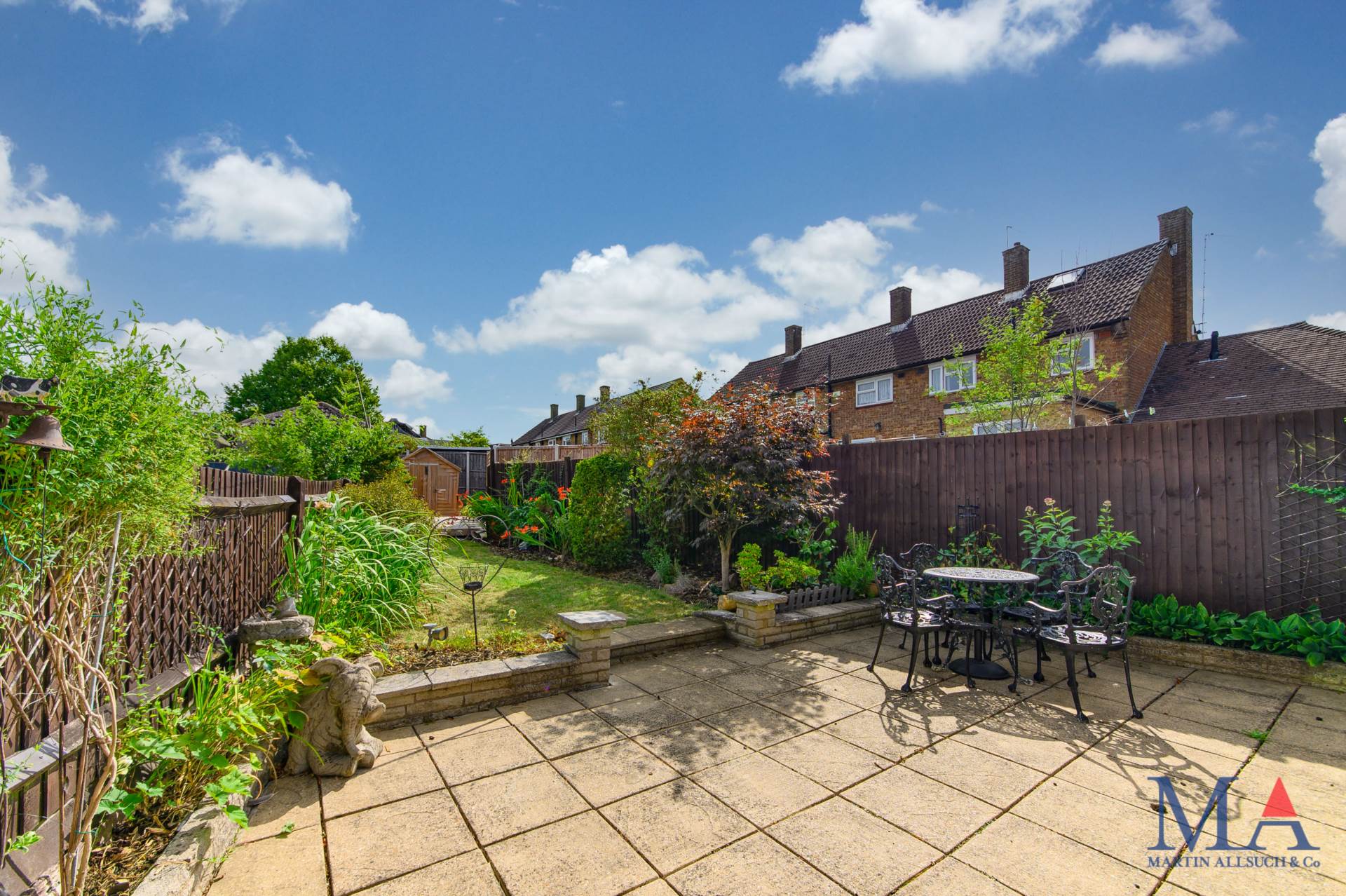 Stevenage Crescent, Borehamwood, Image 17