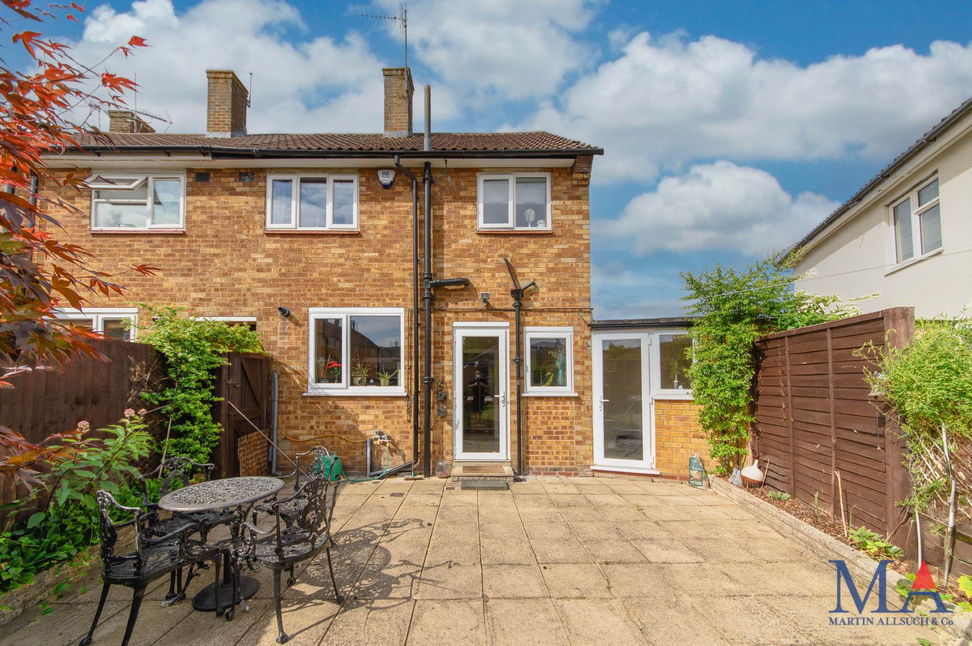 Stevenage Crescent, Borehamwood, Image 19