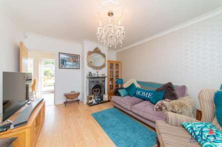 Stevenage Crescent, Borehamwood, Image 2