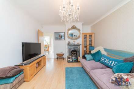 Stevenage Crescent, Borehamwood, Image 3