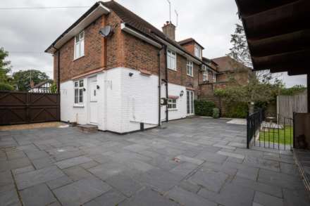 Deacons Hill Road, Elstree, Image 11