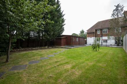 Deacons Hill Road, Elstree, Image 13