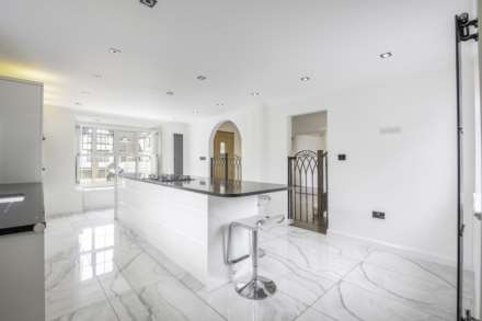 Deacons Hill Road, Elstree, Image 4