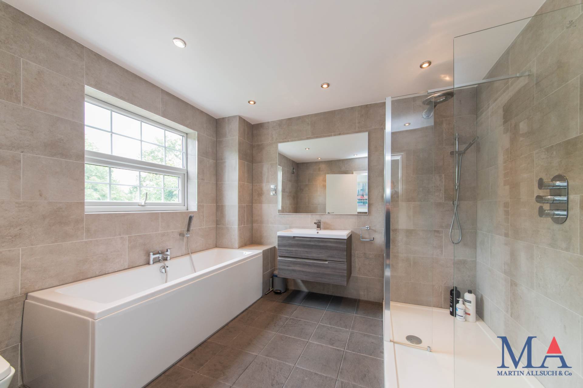 Cavendish Crescent, Elstree, Image 9