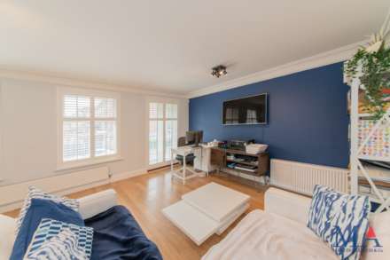 Cavendish Crescent, Elstree, Image 1