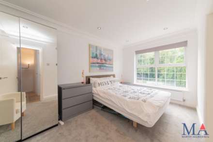 Cavendish Crescent, Elstree, Image 10