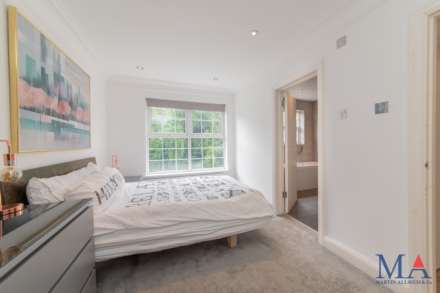 Cavendish Crescent, Elstree, Image 11